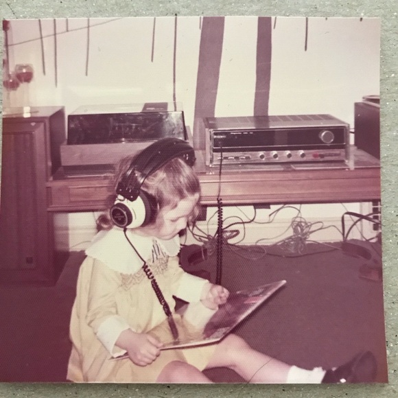 Meet your Posher, Betsy - Picture 2 of 2